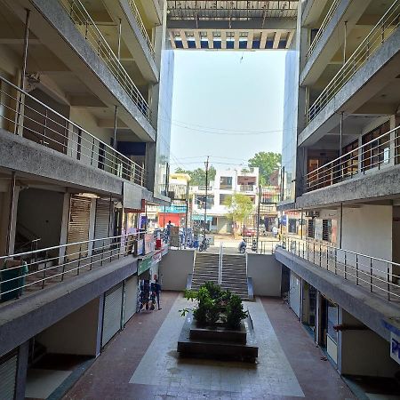 Hotel Vraj Rajpipla Εξωτερικό φωτογραφία