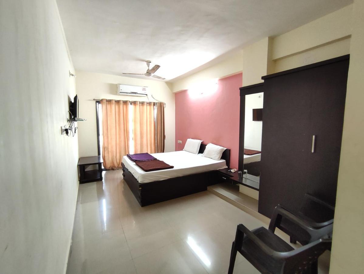 Hotel Vraj Rajpipla Εξωτερικό φωτογραφία
