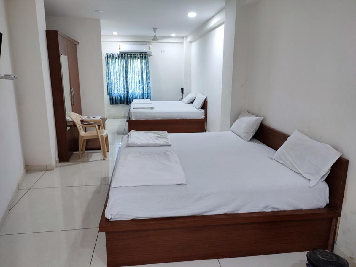 Hotel Vraj Rajpipla Εξωτερικό φωτογραφία